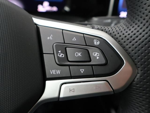 Volkswagen GOLF 1.5 eHybrid GTE | 272 PK | SoH 99% | Trekhaak | Panoramadak | LED Matrix | Head-up display | Onderstelregeling | Apple Carplay/Android Auto |