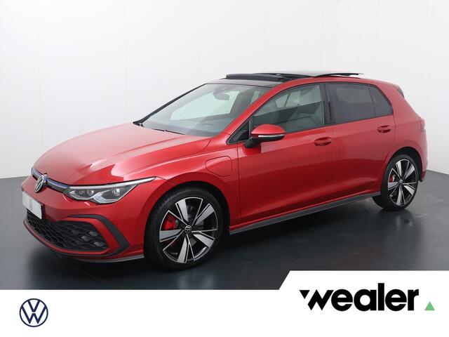 Volkswagen GOLF 1.4 eHybrid GTE | 245 PK | SoH 97% | Panoramadak | Achteruitrijcamera | Voorstoelen verwarmd | LED verlichting |