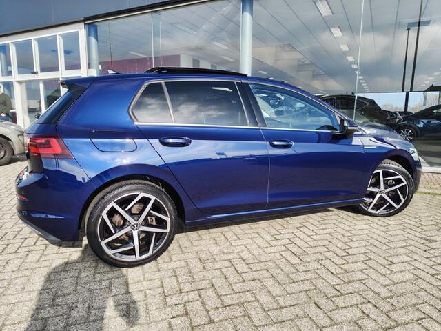 Volkswagen GOLF 1.5 eTSI Style | El. Schuif/Kanteldak | Navi | 360 camera | Sens