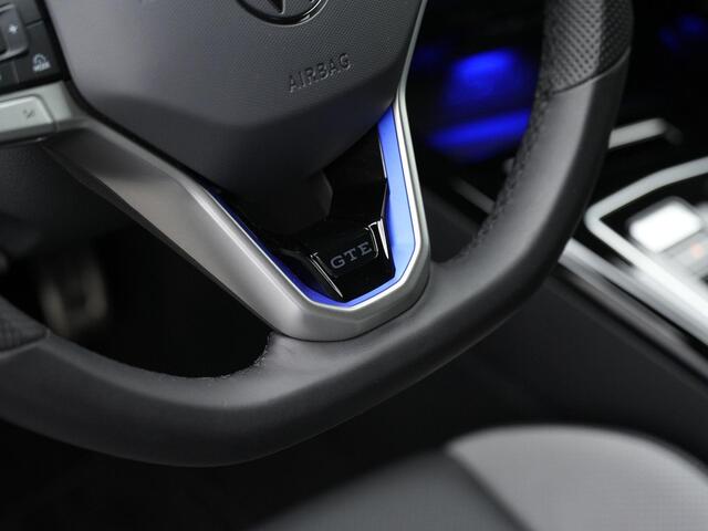 Volkswagen GOLF 1.5 eHybrid 272 pk DSG GTE | Stoelventilatie | Leder | Geheugenstoel | IQ Light | Achteruitrijcamera | Stoel-/achterbankverwarming