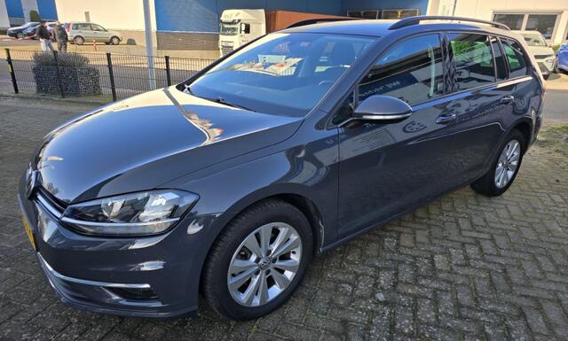 Volkswagen GOLF 1.0 TSI Comfortline / Wagon / Autom. / Navi / PDC / Cruise / Climate