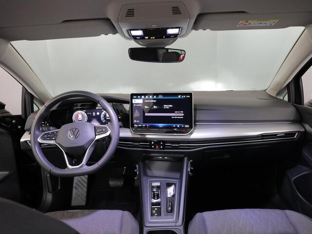 Volkswagen GOLF 1.5 eHybrid Life Edition 204 pk Automaat (DSG) | Verlengde garantie | Navigatie via App | Parkeersensoren (Park assist) | Achteruitrijcamera |
