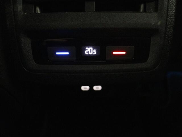 Volkswagen GOLF 1.4 eHybrid GTE | Panoramadak | Stoelverwarming | Adaptive cruise | Carplay | Sfeerverlichting | Keyless | 18'' | Navigatie | Sportstoelen | Parkeerhulp | PHEV | Plug In