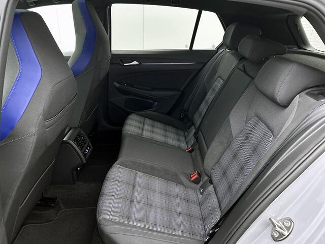 Volkswagen GOLF 1.5 eHybrid GTE Pano, ACC, Carplay, 360* Camera