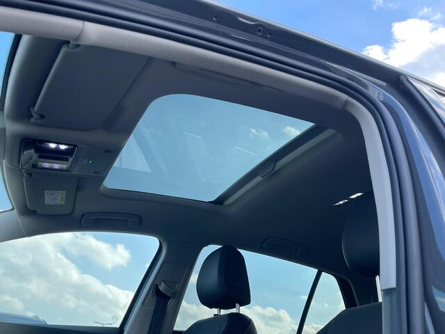 Volkswagen GOLF 1.5 eHybrid 204PK DSG Style Edition / Panoramadak / Digital Cockpit Pro / Matrix Led Koplampen / 18'' LMV / VW