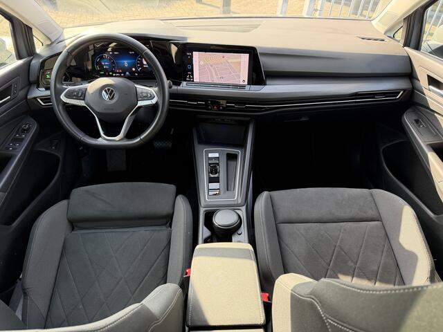Volkswagen GOLF 1.4 eHybrid Style Pano-Dak | Trekhaak | Camera | Stoelverw. |