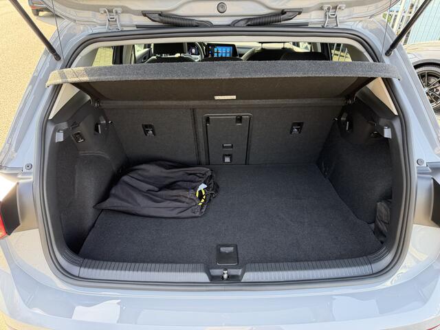 Volkswagen GOLF 1.4 eHybrid Style Pano-Dak | Trekhaak | Camera | Stoelverw. |