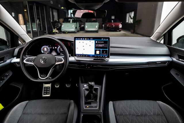 Volkswagen GOLF VIII Lim. 1.5 TSI Goal | Stoelverwarming | PDC V+A | CarPlay |