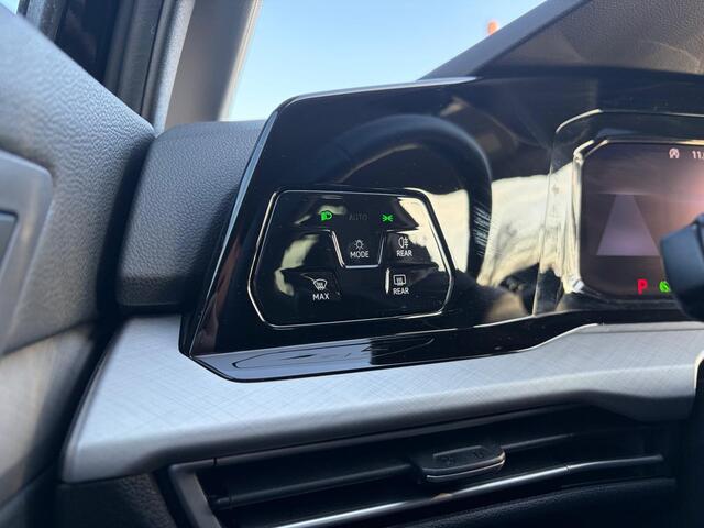 Volkswagen GOLF Variant 1.5 eTSI Life Business