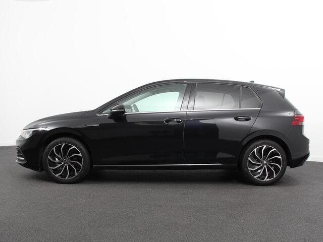 Volkswagen GOLF 1.5 eTSI Style | Navigatie | DAB | Camera | Lane Assist | LED | Adaptive Cruise Control | Keyless Go | Stoelverwarming |