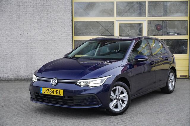 Volkswagen GOLF 1.5 TSI 5drs Life Business BJ2020 Lmv 16" | Led V+A | Pdc | Navi | Keyless entry | Achteruitrijcamera | App-Connect | Virtual cockpit | Dashboard verlichting | Climate control | Cruise control | Sportstoelen | Verwarmde voorstoelen | Elek. Be stoel+Mem