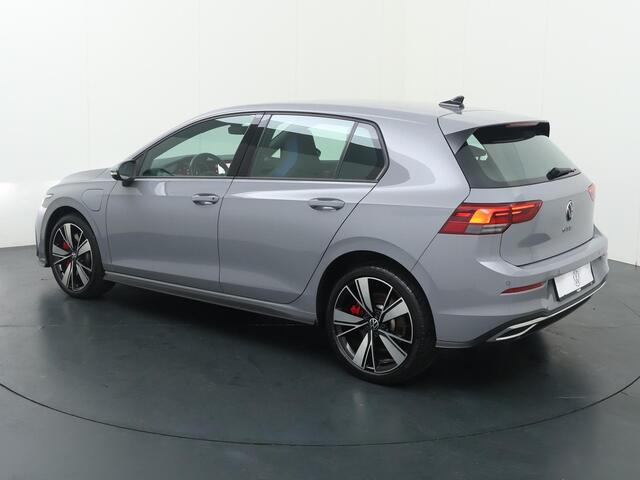 Volkswagen GOLF 1.4 eHybrid GTE | 245 PK | SoH 97% | Climate control | 18" LM velgen | Keyless | Apple Carplay/Android Auto |