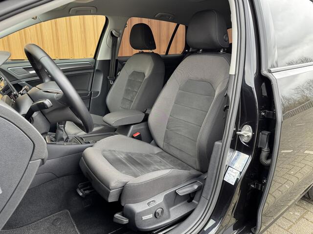 Volkswagen GOLF 1.0 TSI Comfortline Business | Apple Carplay | Android Auto | Navigatie | Stoelverwarming | Massage Stoel | Adaptieve Cruise Control | DAB | Isofix | Front Assist |