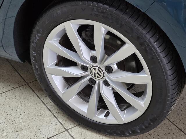 Volkswagen GOLF 1.0 TSI Highline/ Facelift!/ Trekhaak/ Automaat!/ Virtual Cockpit/ Navi/ Apple + Android/ DAB+/ Adaptive Cruise/ Bluetooth/ Armsteun/ Multi. LEDER. Stuur/ Mistl./ PDC V+A.