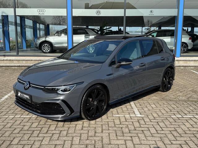 Volkswagen GOLF 1.5 eTSI R-Line | DSG | Schuifdak | IO/Light | Black style | Harman Kardon