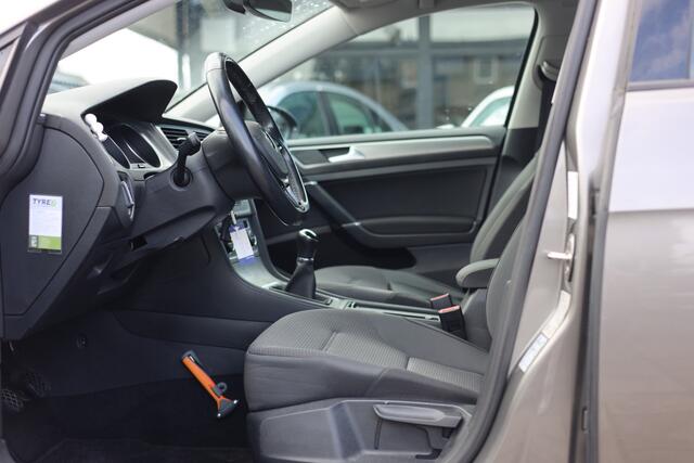 Volkswagen GOLF 1.0 TSI COMFORTLINE | NAVI | CARPLAY | CLIMA