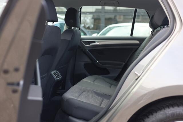 Volkswagen GOLF 1.0 TSI COMFORTLINE | NAVI | CARPLAY | CLIMA