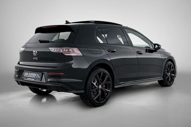 Volkswagen GOLF 1.5 eHybrid GTE Blackstyle, Pano, 19" Carplay, 360* Camera