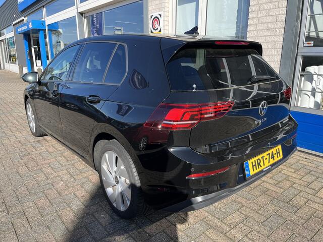 Volkswagen GOLF 1.5 eHybrid Life Edition / FABRIEKSGARANTIE TOT 06-2029/ AUTOMAAT/ CRUISE/ APP-CONNECT/ PARK. SENSOREN + CAMERA/ STOELVERWARMING/ CLIMA