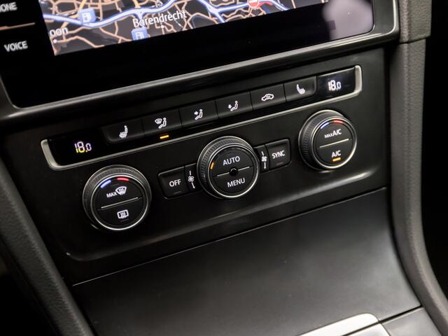 Volkswagen GOLF Variant 1.0 TSI Sportline Automaat (APPLE CARPLAY, GROOT NAVI, CLIMATE, STOELVERWARMING, SPORTSTOELEN, PARKEERSENSOREN, ADAPTIVE CRUISE, LM VELGEN, NIEUWSTAAT)