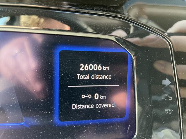 Volkswagen GOLF 1.5 eHybrid Life Edition / GARANTIE TM 06-2029/ AUTOMAAT/ PANODAK/ KEYLESS/ CRUISE/ APP-CONNECT/ PARK. SENSOREN + CAMERA/ CLIMA/ STOELVERWARMING