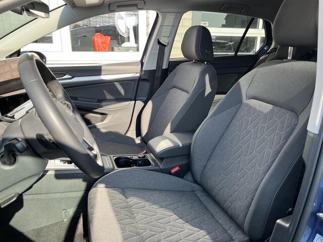 Volkswagen GOLF 1.5 eHybrid Life Edition / GARANTIE TM 06-2029/ AUTOMAAT/ PANODAK/ KEYLESS/ CRUISE/ APP-CONNECT/ PARK. SENSOREN + CAMERA/ CLIMA/ STOELVERWARMING