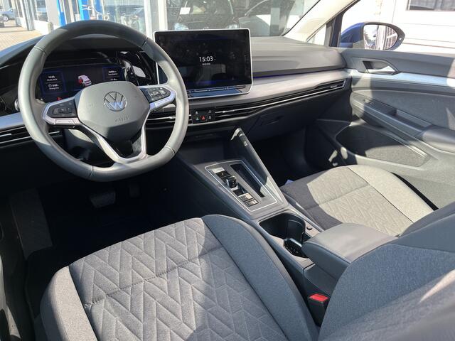 Volkswagen GOLF 1.5 eHybrid Life Edition / GARANTIE TM 06-2029/ AUTOMAAT/ PANODAK/ KEYLESS/ CRUISE/ APP-CONNECT/ PARK. SENSOREN + CAMERA/ CLIMA/ STOELVERWARMING