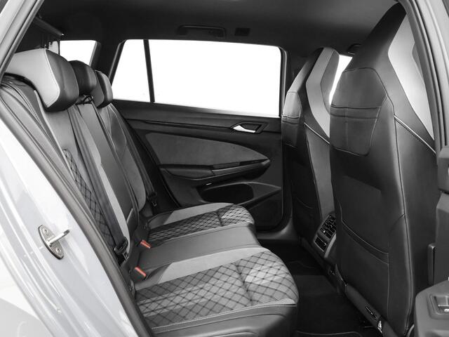 Volkswagen GOLF Variant 1.5 TSI 130pk R-Line · Black Style · Apple/Android Car Play · Stoelverwarming · 18'' Velgen · Matrix LED verlichting ·