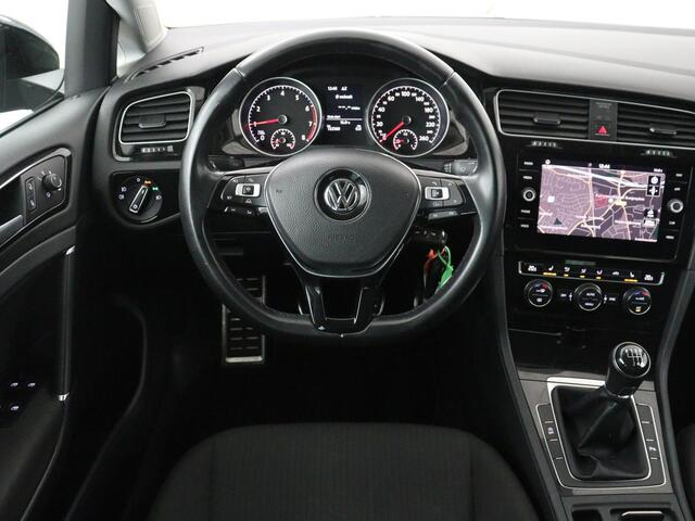Volkswagen GOLF 1.0 TSI Comfortline Sound | Stoelverwarming | Trekhaak | Carplay | Adaptive cruise | Navigatie | Climate control | Parkeerhulp | Bluetooth