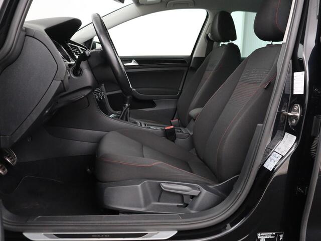 Volkswagen GOLF 1.0 TSI Comfortline Sound | Stoelverwarming | Trekhaak | Carplay | Adaptive cruise | Navigatie | Climate control | Parkeerhulp | Bluetooth