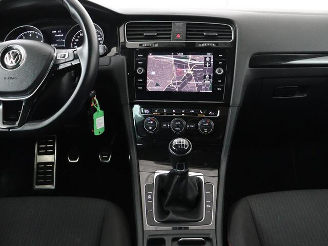 Volkswagen GOLF 1.0 TSI Comfortline Sound | Stoelverwarming | Trekhaak | Carplay | Adaptive cruise | Navigatie | Climate control | Parkeerhulp | Bluetooth