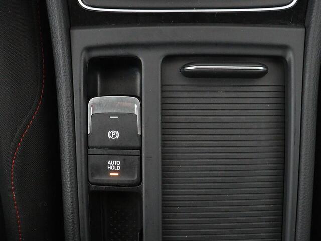 Volkswagen GOLF 1.0 TSI Comfortline Sound | Stoelverwarming | Trekhaak | Carplay | Adaptive cruise | Navigatie | Climate control | Parkeerhulp | Bluetooth