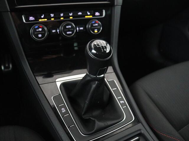 Volkswagen GOLF 1.0 TSI Comfortline Sound | Stoelverwarming | Trekhaak | Carplay | Adaptive cruise | Navigatie | Climate control | Parkeerhulp | Bluetooth