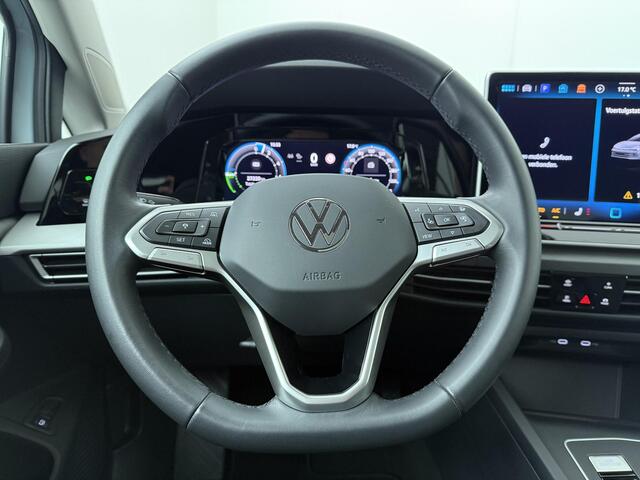 Volkswagen GOLF 1.5 eHybrid Life Edition | 204 PK | Automaat | SoH 98% | Multifunctioneel stuurwiel | Panoramadak | Stoelverwarming |