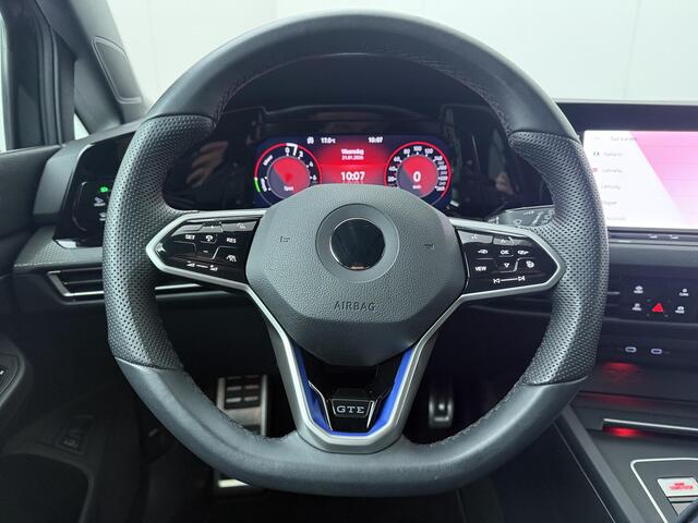 Volkswagen GOLF 1.4 eHybrid GTE | 245 PK | SoH 94% | Climate control | LED verlichting | Adaptive cruise control | Apple Carplay/Android Auto |