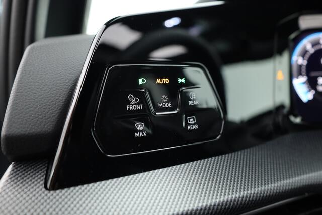 Volkswagen GOLF 8.5 - 1.5 eTSI 150PK R-Line DSG | MY25 | Pano | HUD | IQ. Light | Stoel- Stuurverw. | Camera | Nav+App.Connect | Sfeerverl.