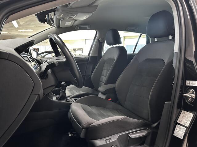 Volkswagen GOLF 1.0 TSI Comfortline Business/ Stoelverw+Massage!/ Apple+Android/ DAB+/ 16''LMV/ Clima/ Navi/ Cruise/ Bluetooth/ Multi.LEDER.Stuur/ Elek.Pakket/ Isofix/ PDC V+A.