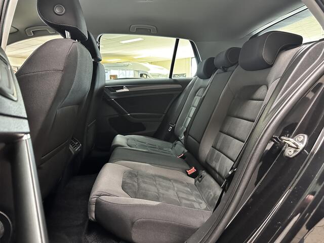 Volkswagen GOLF 1.0 TSI Comfortline Business/ Stoelverw+Massage!/ Apple+Android/ DAB+/ 16''LMV/ Clima/ Navi/ Cruise/ Bluetooth/ Multi.LEDER.Stuur/ Elek.Pakket/ Isofix/ PDC V+A.