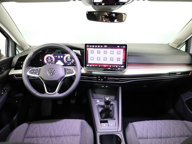 Volkswagen GOLF variant Life Edition 1.5 TSI 116 pk Hand. | 18" LM | Stoel & stuurverwarming | Climatronic |