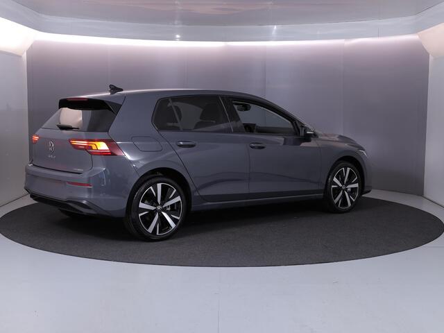Volkswagen GOLF Life Edition 1.5 eHybrid 204 PK | 18 "LM velgen | Stoel & Stuurverwarming | Camera |