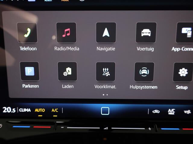 Volkswagen GOLF Life Edition 1.5 eHybrid 204 PK | 18 "LM velgen | Stoel & Stuurverwarming | Camera |