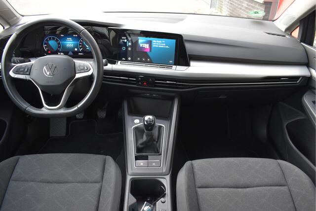 Volkswagen GOLF 1.0 TSI Life Virtual cockpit, Adaptive cruise, Camera, PDC, Carplay, DAB