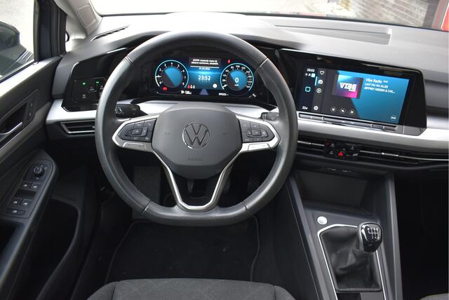 Volkswagen GOLF 1.0 TSI Life Virtual cockpit, Adaptive cruise, Camera, PDC, Carplay, DAB