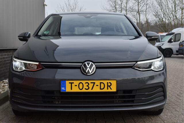 Volkswagen GOLF 1.0 TSI Life Virtual cockpit, Adaptive cruise, Camera, PDC, Carplay, DAB