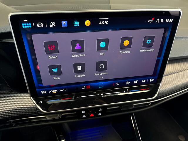 Volkswagen GOLF 1.5 150pk eTSI R-Line Edition Dodehoeksensoren | Achteruitrijcamera | Stuurverwarming