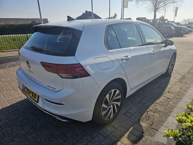 Volkswagen GOLF 1.4 eHybrid Style