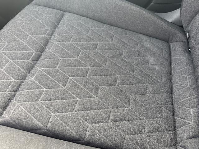 Volkswagen GOLF 1.5 204pk eHybrid Life Edition Zijruiten achter en achterruit getint | Navigatie 'Discover' | Achteruitrijcamera 'Rear View'