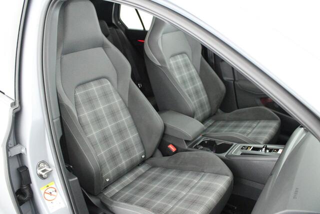 Volkswagen GOLF 2.0 TDI 200pk DSG GTD Panoramadak Camera Virtual Cockpit Navigatie