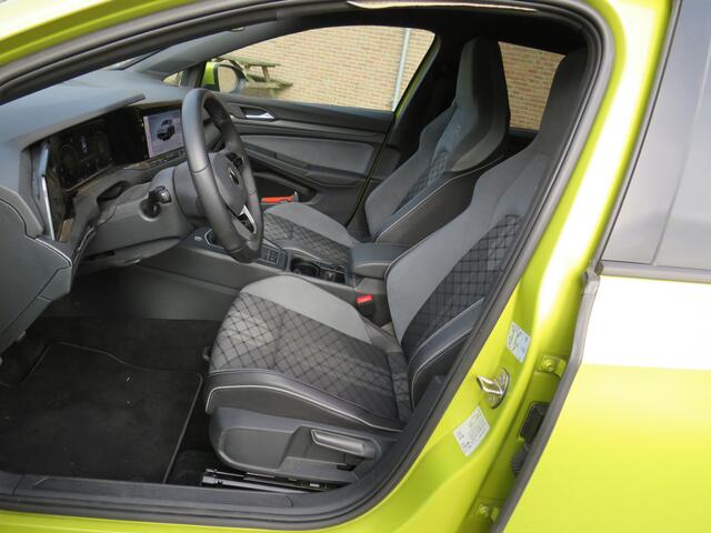 Volkswagen GOLF Variant 1.5 TSI R-Line * Rijklaarprijs incl. garantie * Trekhaak uitklapb. * Led Koplampen * PDC V+A *