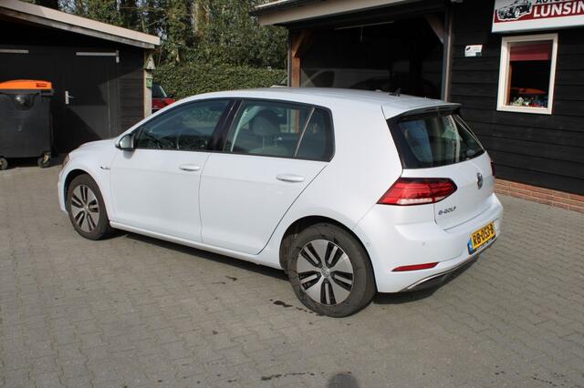 Volkswagen GOLF E-GOLF 136PK 36KWh - Navi Carplay camera